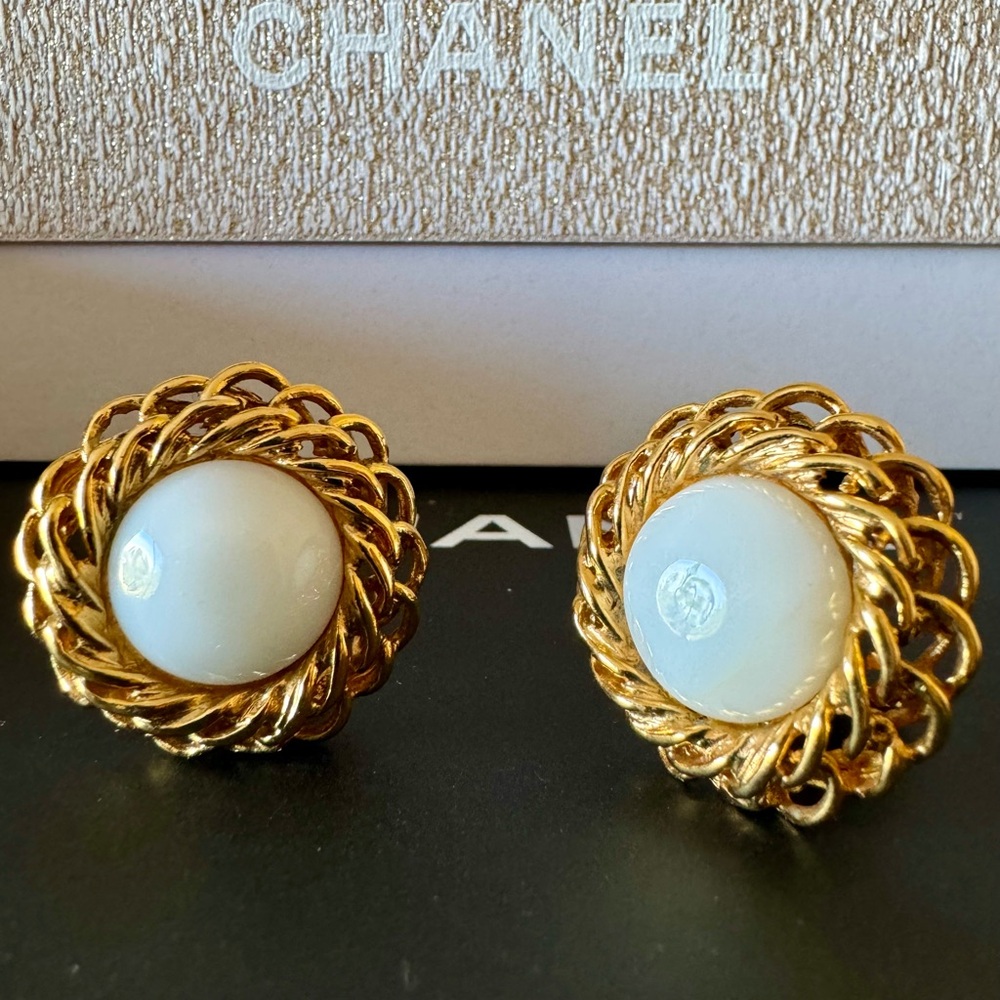 Vintage Chanel  Large Round Button Clip On Earrings Faux Pearl & Gold Me…